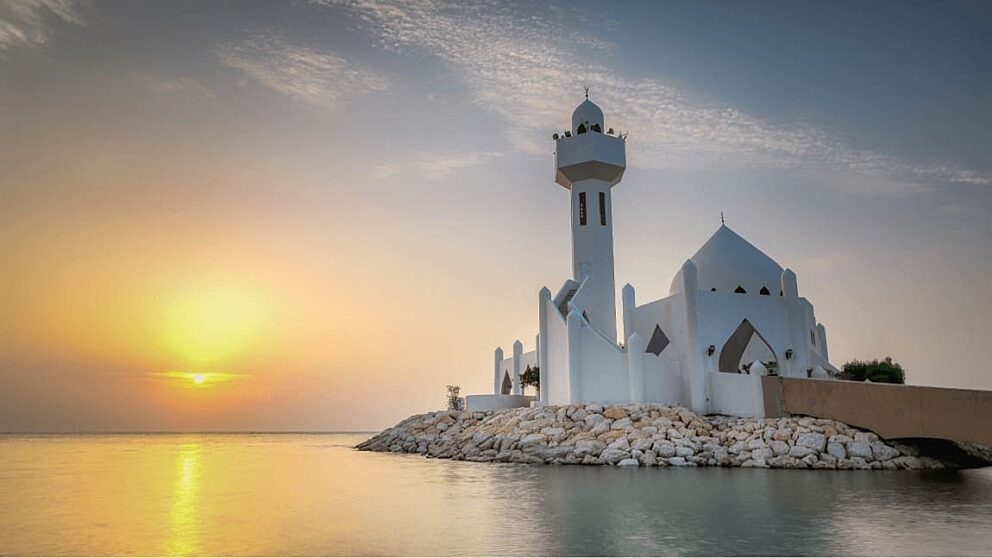 Abu Dhabi - Dubai With Flight (8D6N)